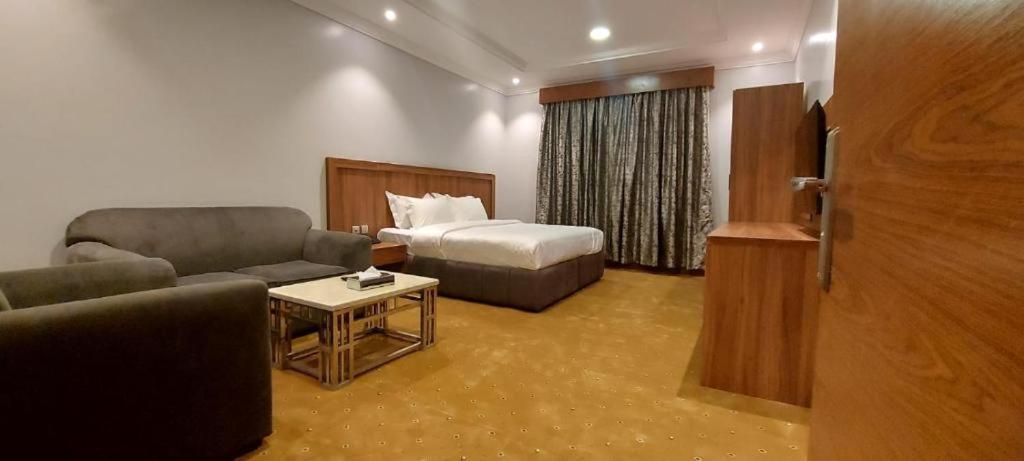 Almasem Serviced Apartments -Exit 5 Riyadh Bagian luar foto
